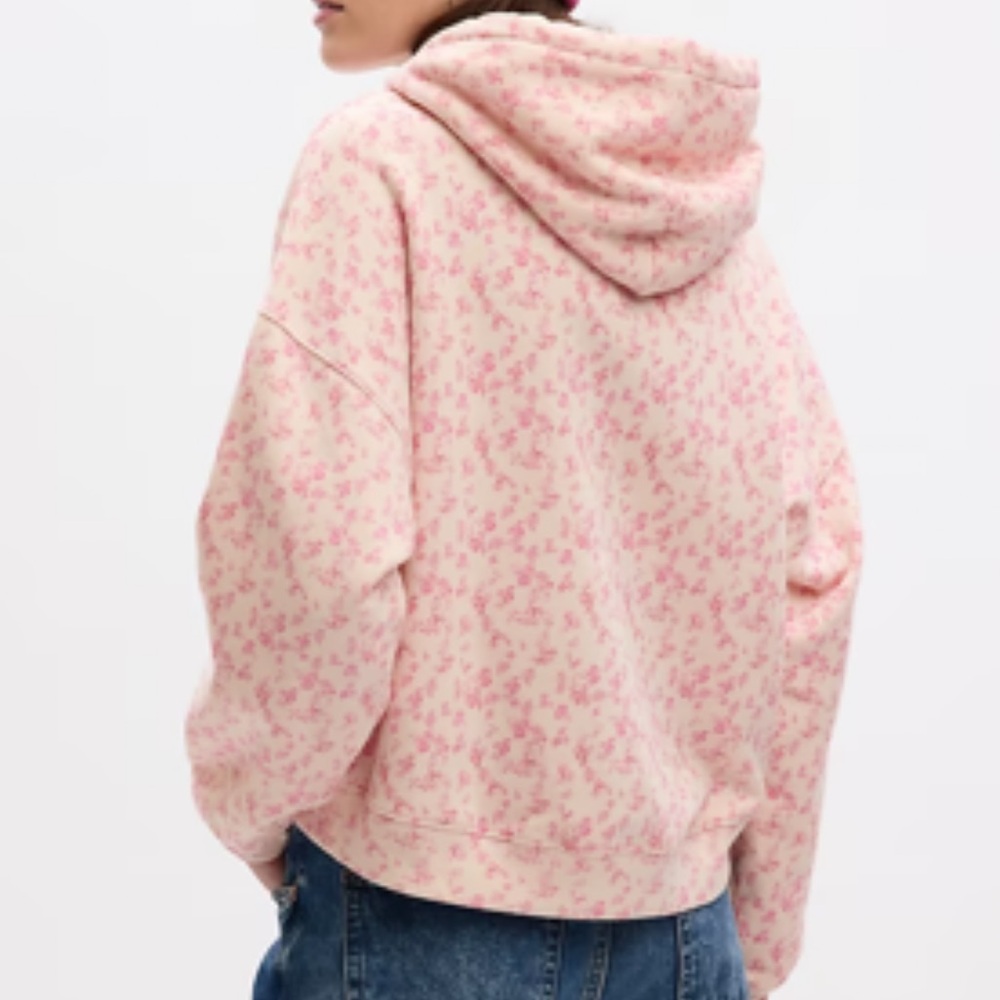 Gap × LoveShackFancy Floral Cropped
Logo Hoodie Size Small Pink Floral